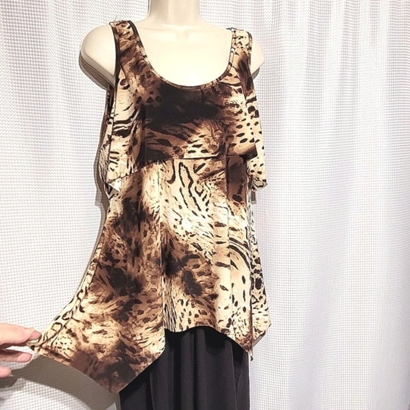 Georgia Rylie Leopard Print SharkBite Top Made in USA (L) - Picture 2 of 9